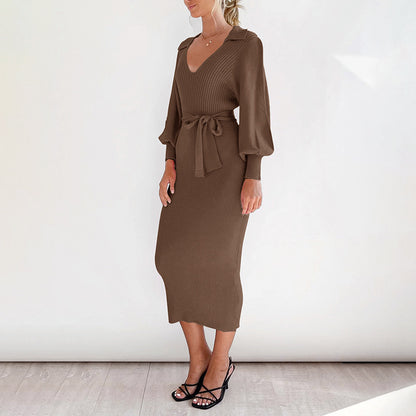 Robe en tricot pour femmes avec ceinture à la taille et joli décolleté en V Chic und Stil