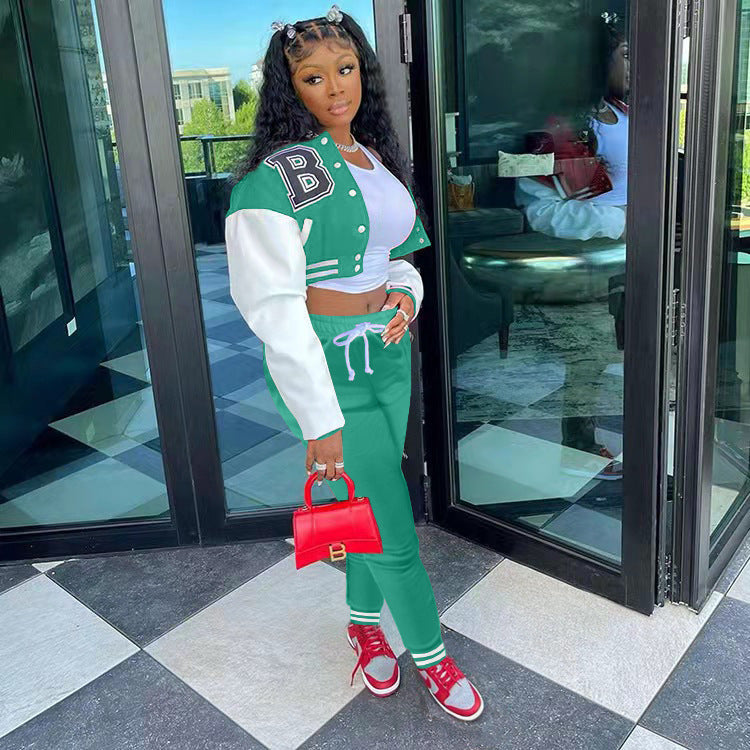 Oversized casual outfit for women with cropped jacket and jogger pants Chic und Stil