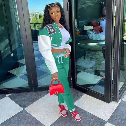 Oversized casual outfit for women with cropped jacket and jogger pants Chic und Stil