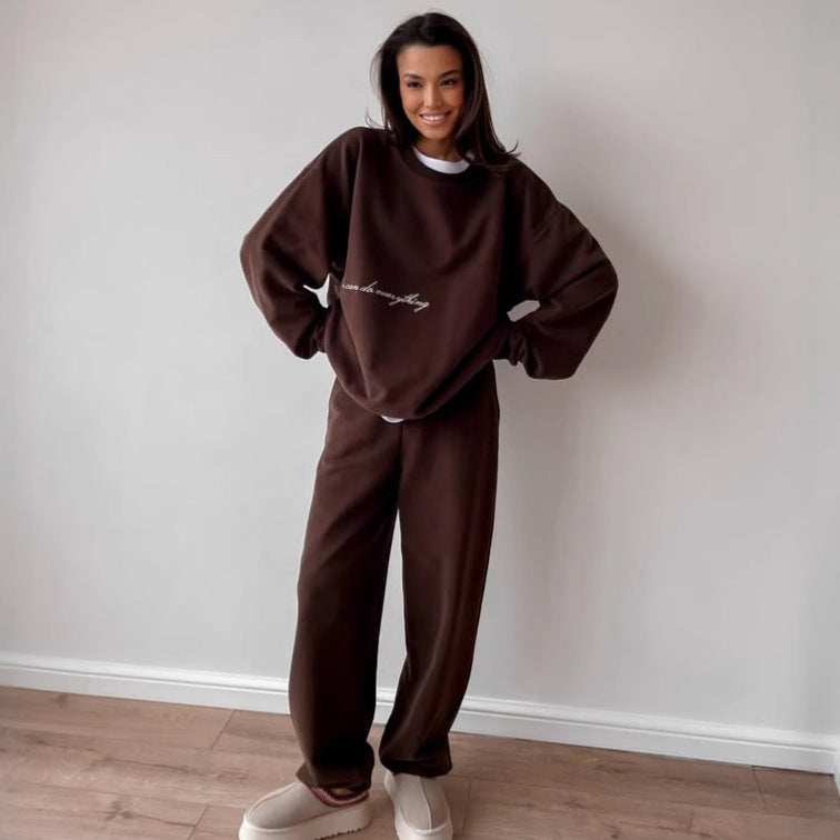 Dames confortable ensemble de sweat en peluche avec taille élastique et inscription à la mode Chic und Stil