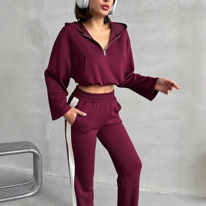 Ladies sweat crop-top with hood and wide pants Chic and Style
