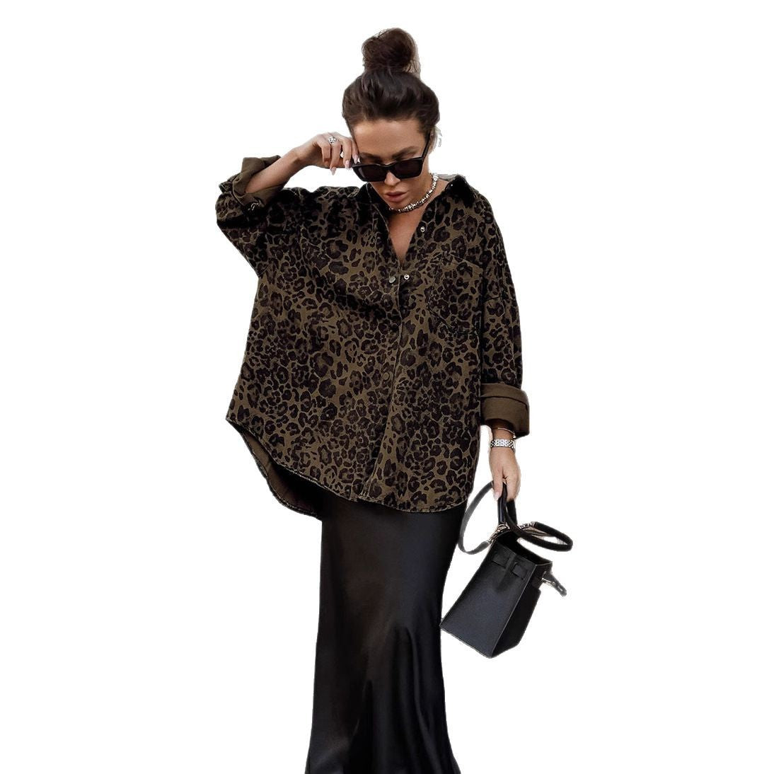 Chemise légère pour femmes avec motif léopard et coupe décontractée Chic und Stil