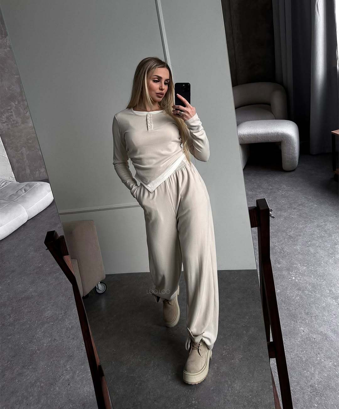 Fashionable lounge set for women with a versatile top and chic elastic pants.