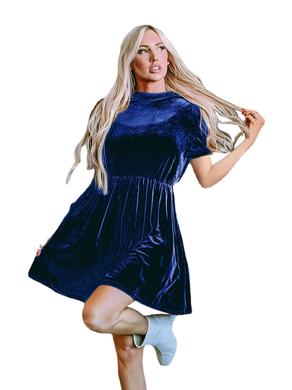 Robe en velours à manches courtes pour femmes avec une coupe cintrée et une jupe en A Chic und Stil
