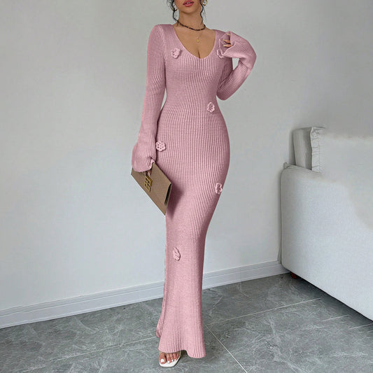 Robe maxi pour femmes avec un élégant tricot en côtes et des applications florales à la mode Chic und Stil