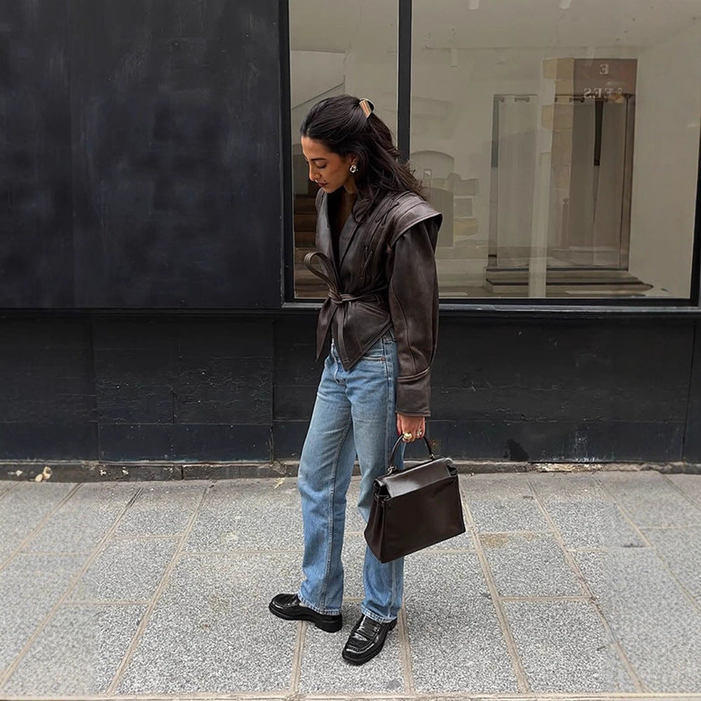 Dames élégante veste en simili cuir avec coupe cintrée et large col Chic und Stil