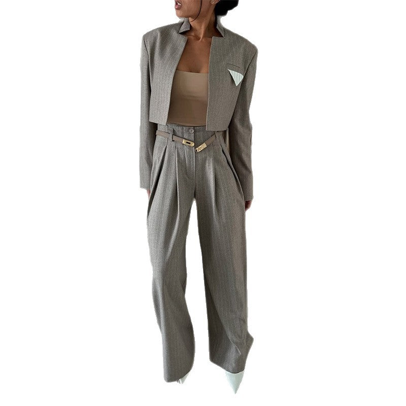 Trendy cropped blazer set for women with wide pants Chic und Stil