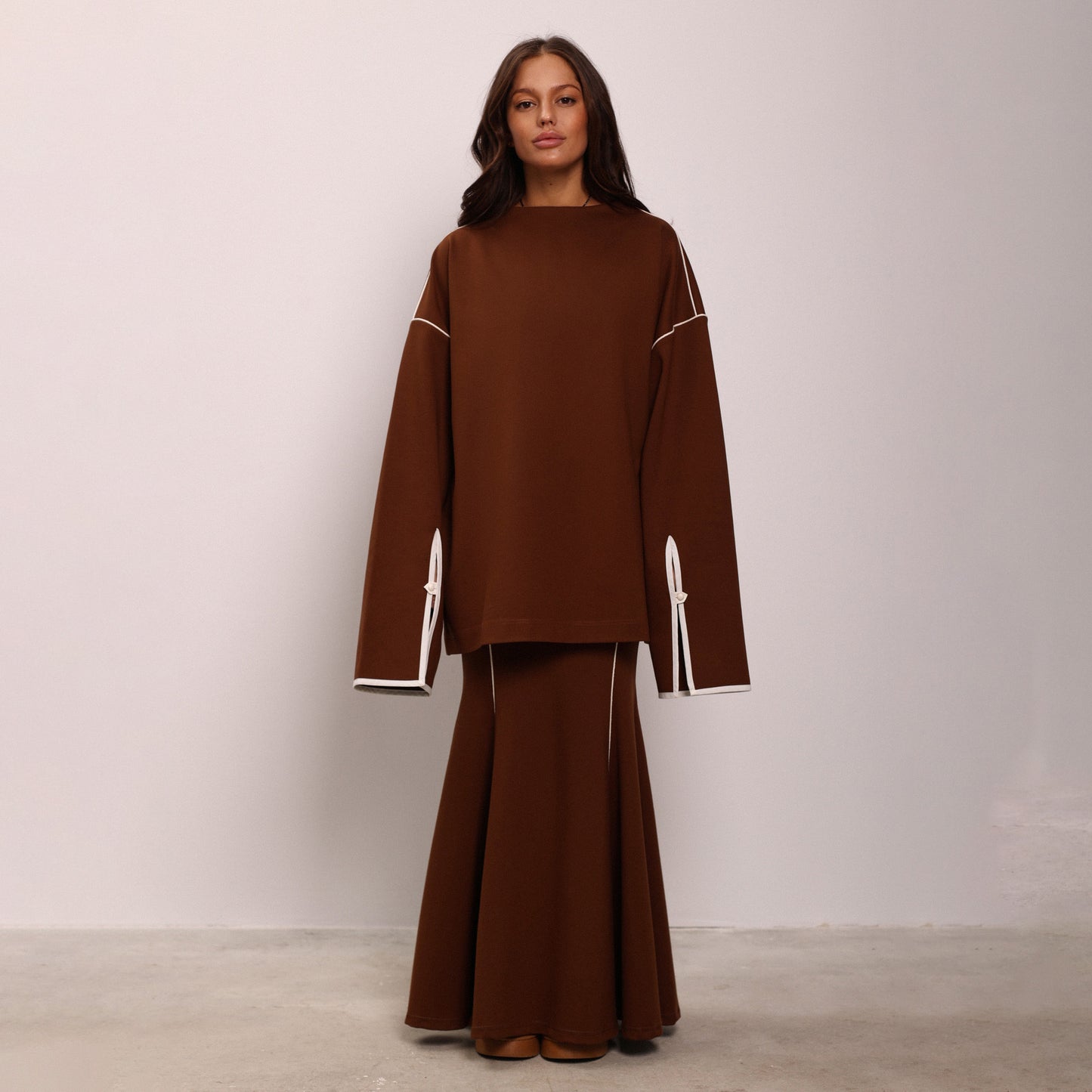 Dames Ensemble élégant composé d'un chemisier ample et d'une jupe évasée Chic und Stil