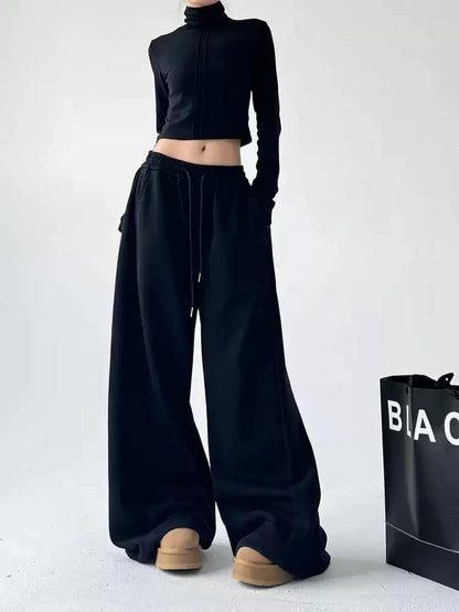 Wide women's jogger pants with elastic waistband Chic and Style