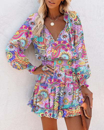 Robe de loisirs à manches courtes pour femmes avec un design ludique Chic und Stil