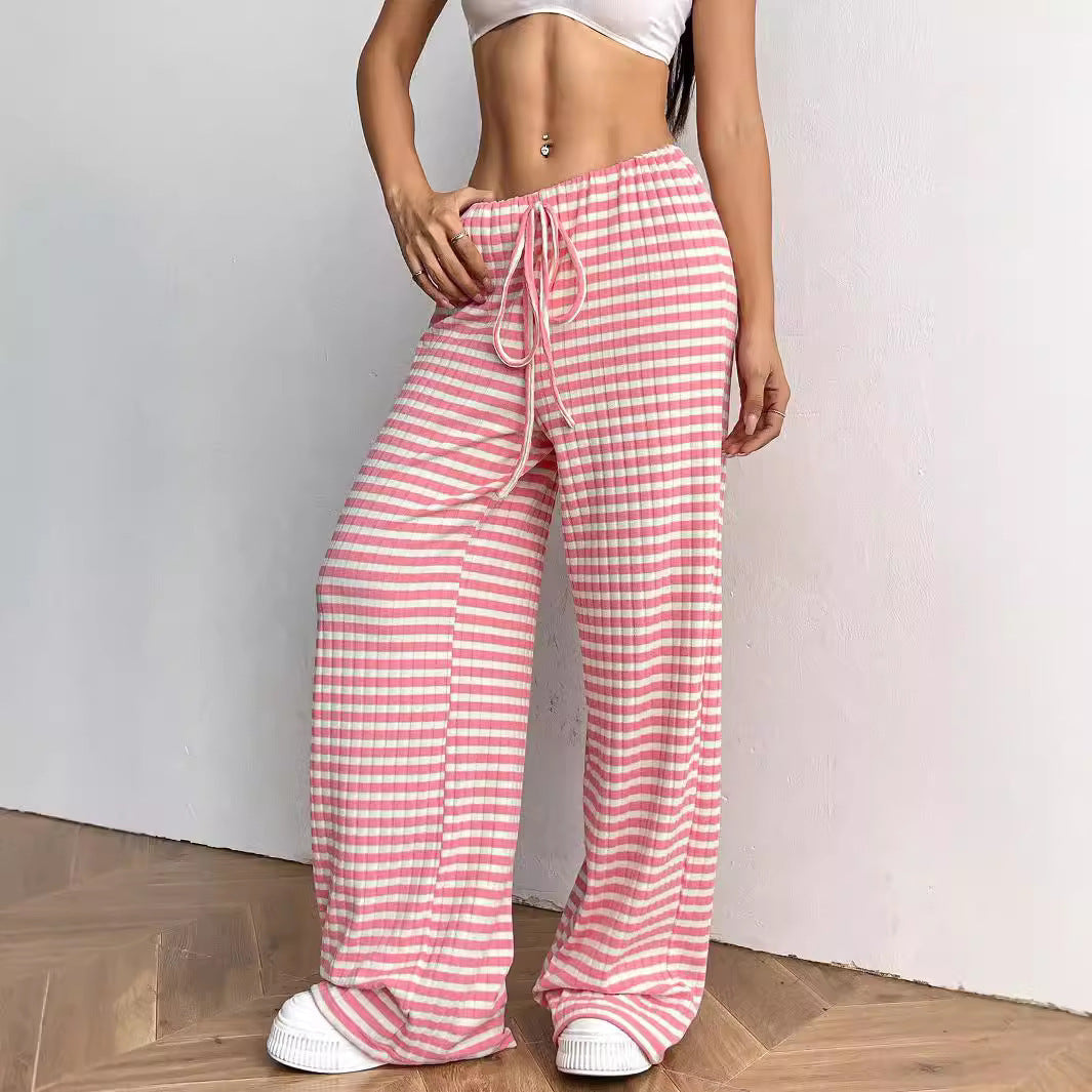 Comfortable lounge pants for women with a loose fit and adjustable drawstring Chic und Stil
