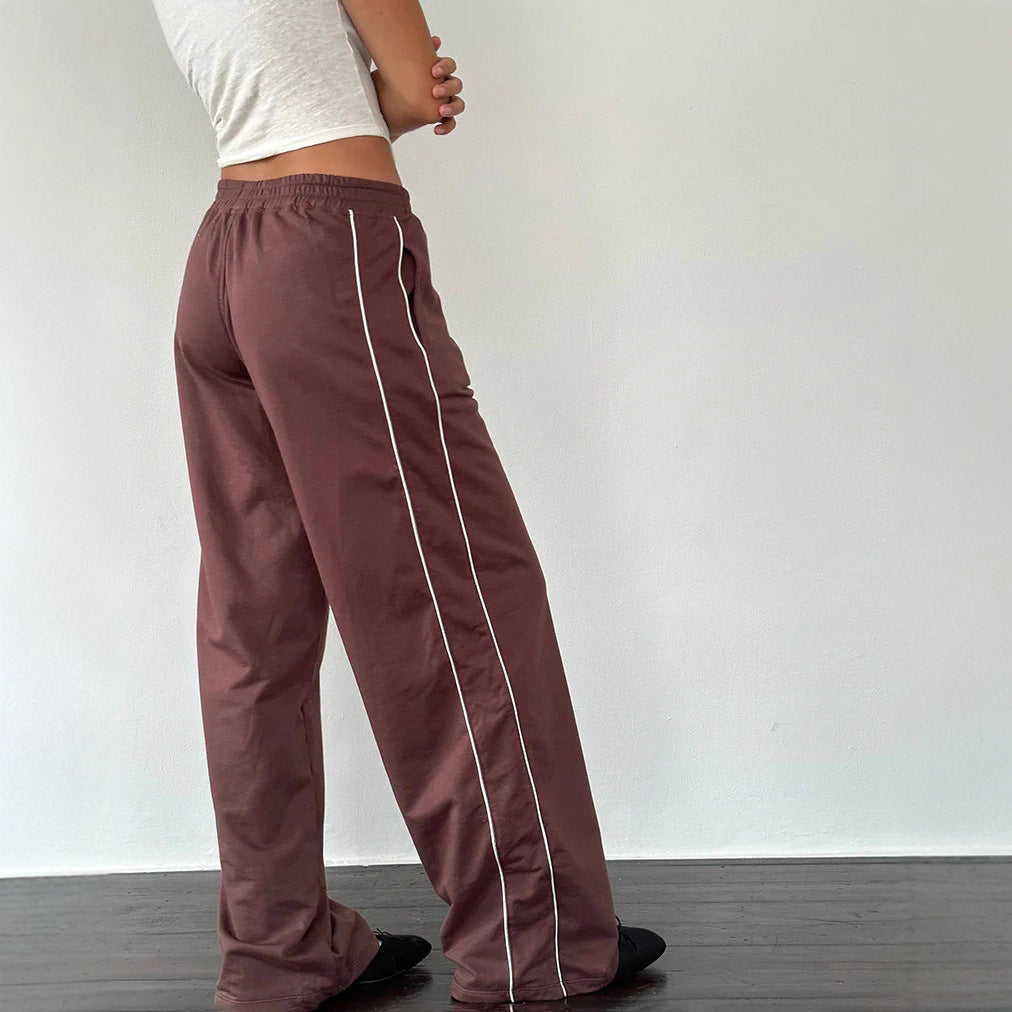 Wide leisure pants for women with side stripes and an elastic waist Chic and Style