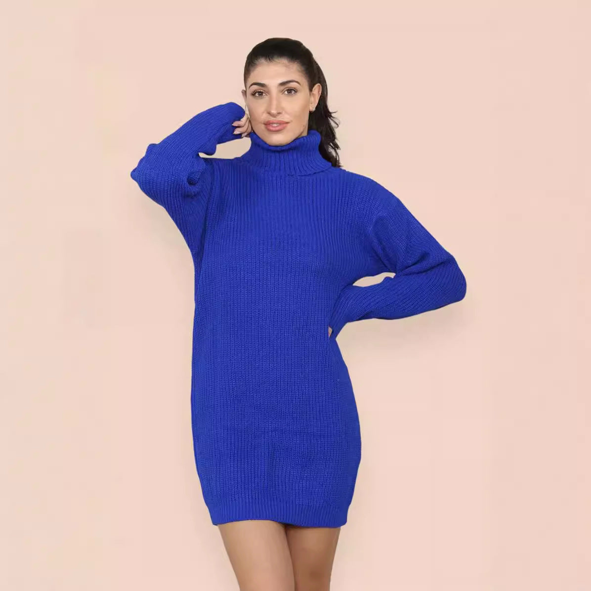 Robe en tricot pour femmes au style surdimensionné avec col montant et design de ribbing décoratif Chic und Stil