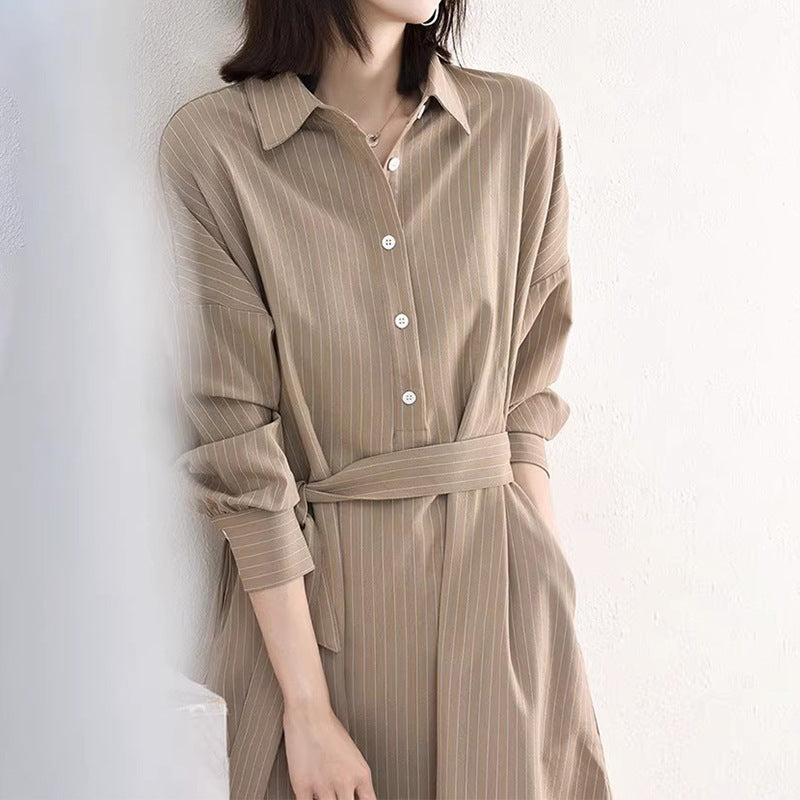 Robe midi à boutons pour femmes avec ceinture Chic und Stil