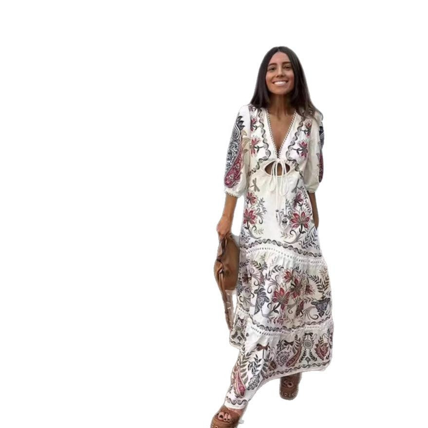 Robe maxi femme avec broderies florales et décolleté en V Chic und Stil