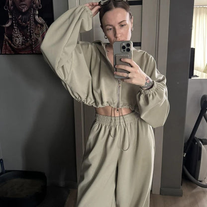 Casual women's hoodie set with wide pants Chic and Style