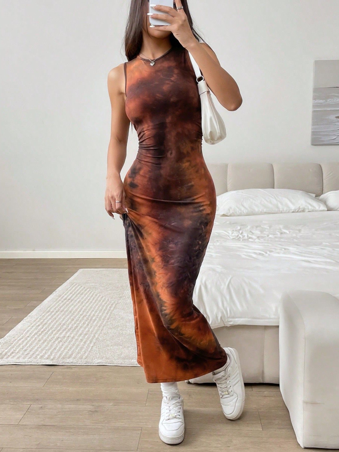 Robe maxi femme avec motif batik raffiné et coupe ajustée Chic und Stil