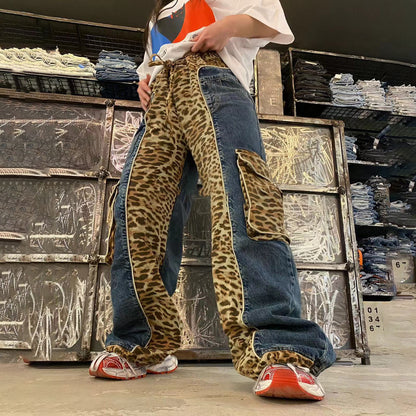 Dames cargo jeans en imprimé animal tendance avec coupe pratique Chic und Stil