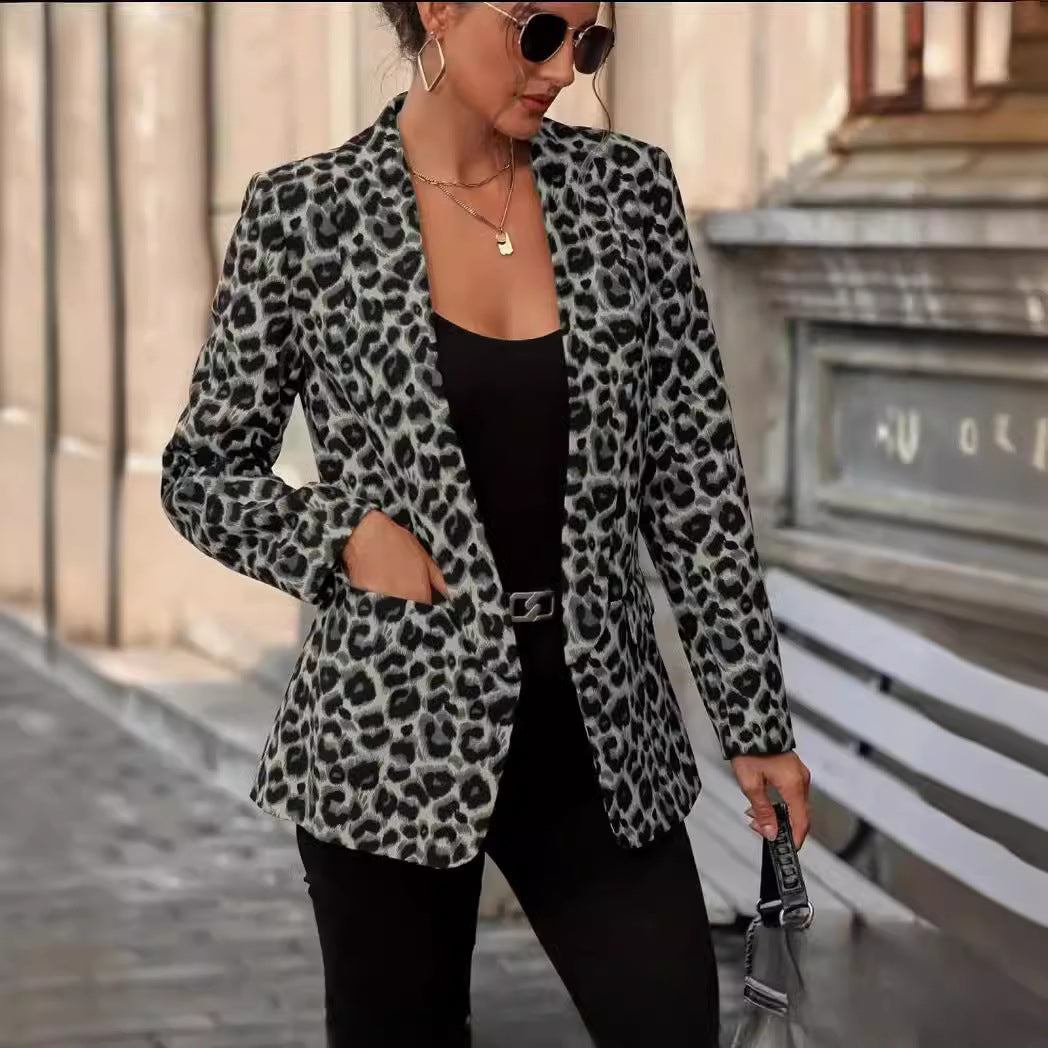 Blazer femme à la mode en design léopard avec coupe slim Chic und Stil