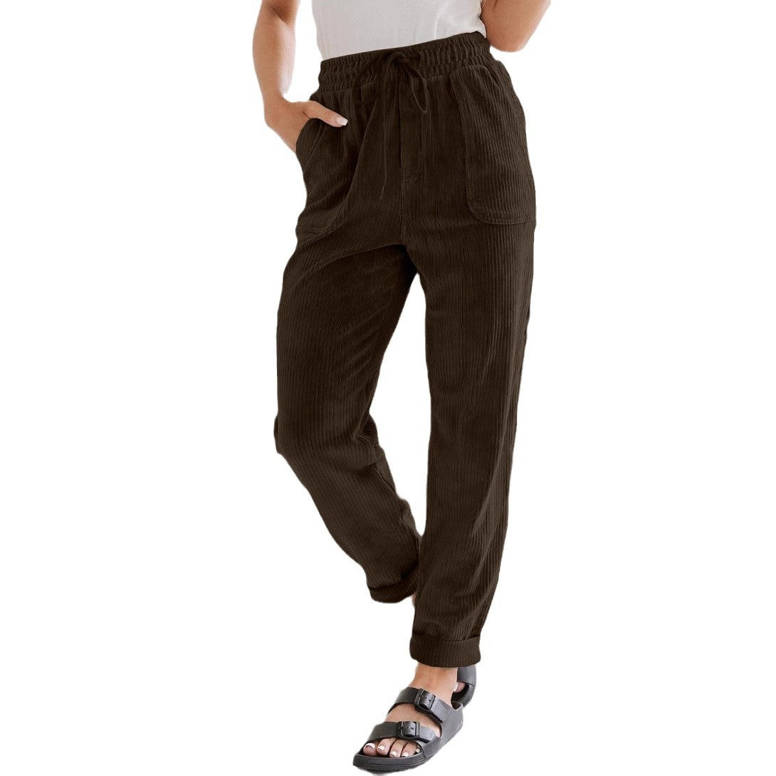 Casual cargo pants for women with elastic waistband and practical side pockets Chic and Style