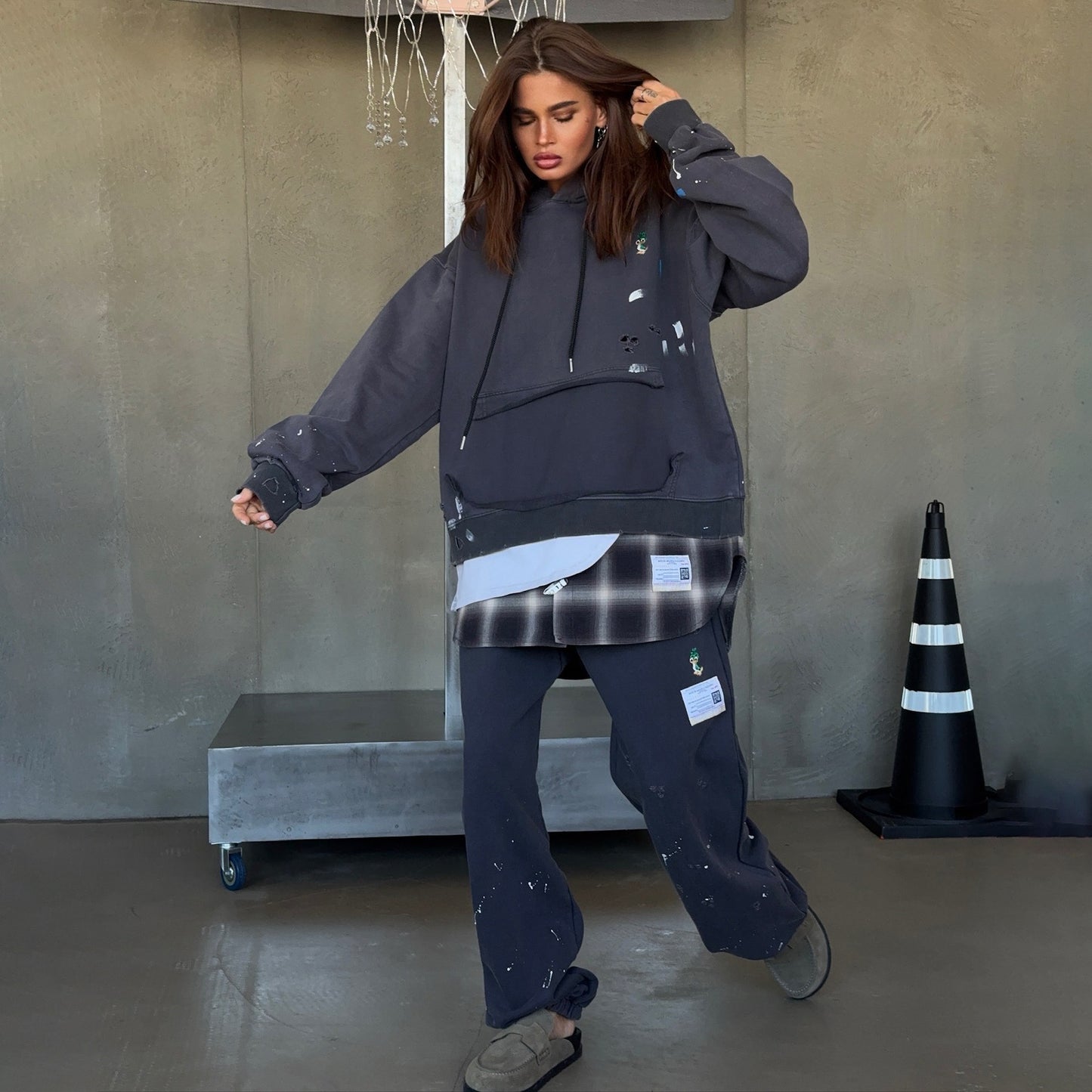 Dame Sweat à capuche surdimensionné avec des éléments de design spéciaux Chic und Stil