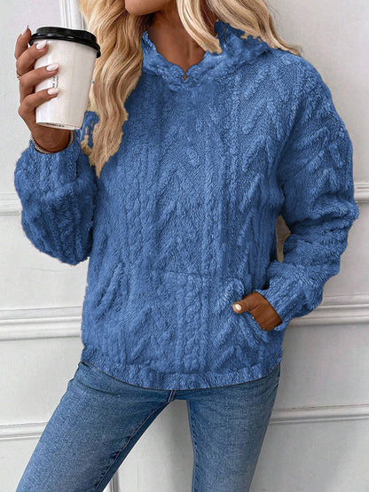 Pull à capuche pour femmes en matériau douillet avec poche kangourou intégrée Chic und Stil
