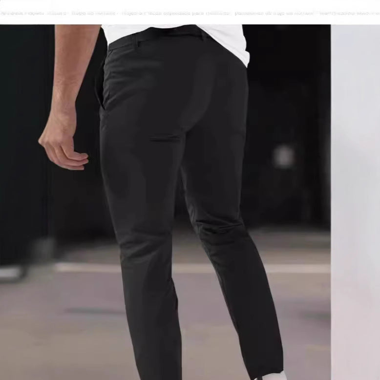 Stylish chino pants for men with modern pleats from Chic und Stil