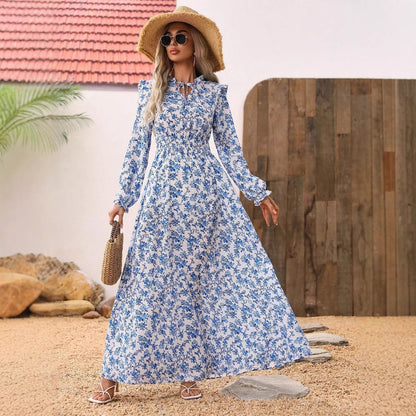 Robe maxi femme avec une coupe flatteuse et des détails floraux Chic und Stil