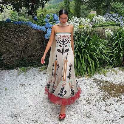Robe maxi pour femmes avec imprimé floral et ourlet à volants Chic und Stil