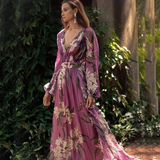 Robe maxi femme avec décolleté en V profond, design floral et jupe fluide Chic und Stil