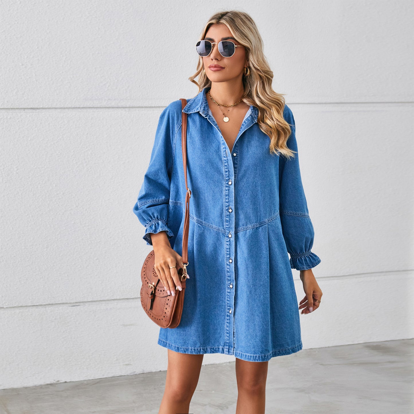 Women's denim shirt dress with voluminous sleeves and a fitted cut Chic und Stil
