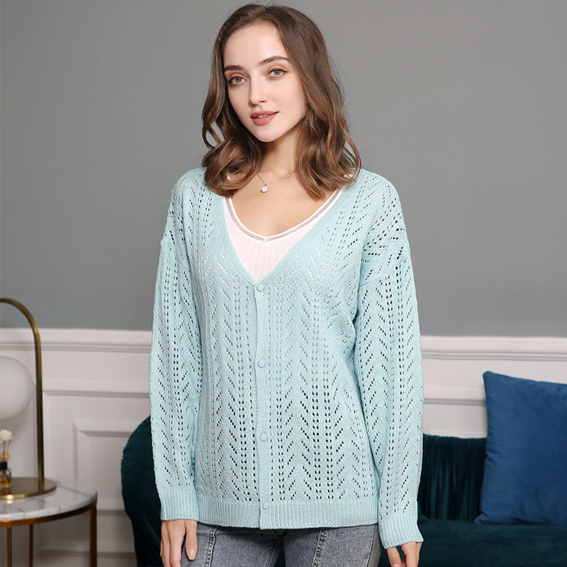 Cardigan tricot féminin avec motif ajouré aérien et décolleté en V Chic und Stil