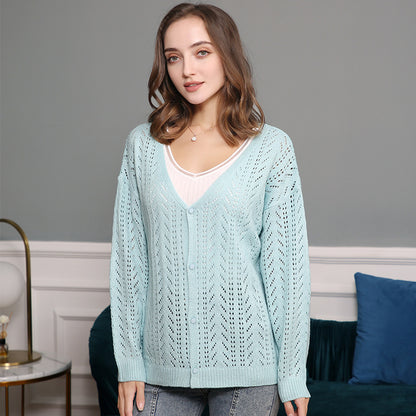 Cardigan tricot féminin avec motif ajouré aérien et décolleté en V Chic und Stil