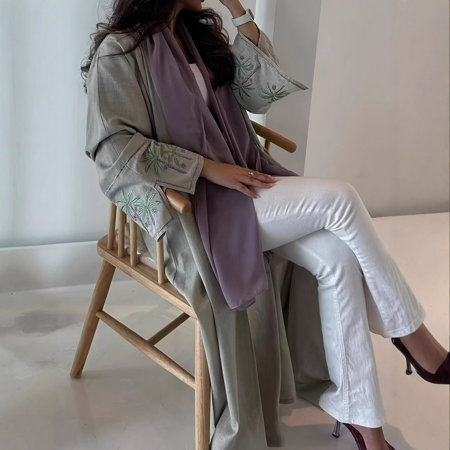 Dames élégante veste Kaftan avec des détails de broderie élaborés Chic und Stil