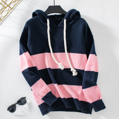 Sweat à capuche pour femmes avec de larges rayures et un matériau doux Chic und Stil