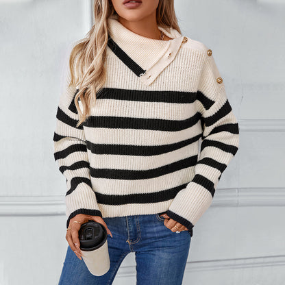 Pull à col roulé pour femmes avec détails de boutons et design rayé Chic und Stil