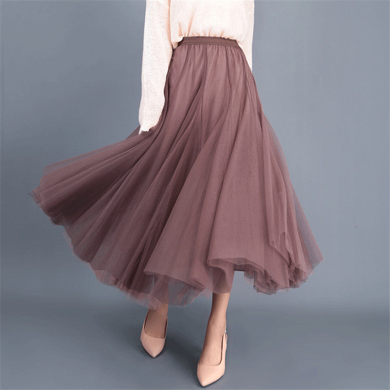 Elegant tulle skirt for women with voluminous cut and elastic waist Chic und Stil