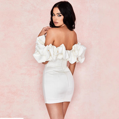 Robe mini à manches bouffantes pour femmes avec un design sans épaules et une silhouette moulante Chic und Stil