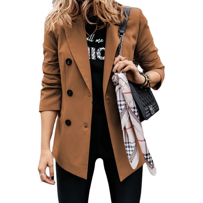 Blazer double boutonnage tendance pour femmes avec silhouette élancée et poches pratiques Chic und Stil