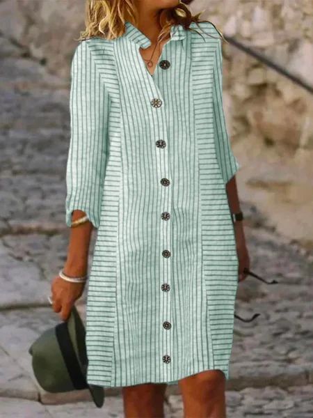 Robe chemise rayée pour femmes avec patte de boutonnage et manches 3/4 Chic und Stil