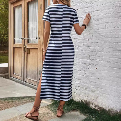 Robe maxi rayée pour femmes au design décontracté à décolleté en V avec fentes latérales Chic und Stil
