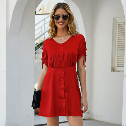 Robe d'été à manches courtes pour femmes avec détail de bouton et ourlet volants Chic und Stil