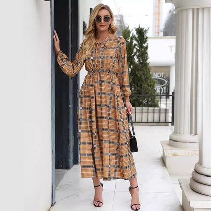 Robe maxi à motifs écossais pour femmes avec ceinture à la taille et volants Chic und Stil