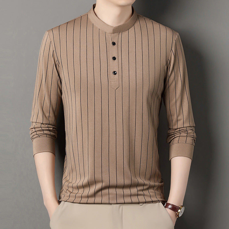 Chemise polo pour hommes avec un élégant motif rayé et une patte de boutonnage de haute qualité Chic und Stil