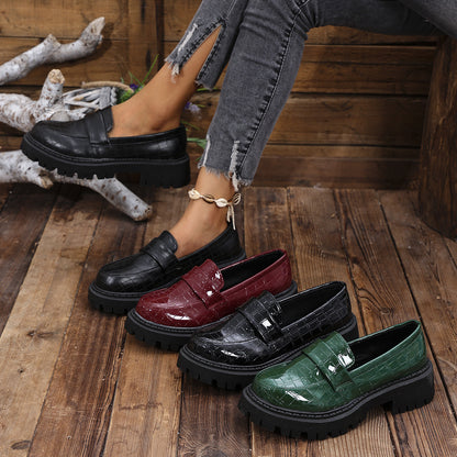Mocassins pour femmes avec un design croco moderne et un profil robuste Chic und Stil