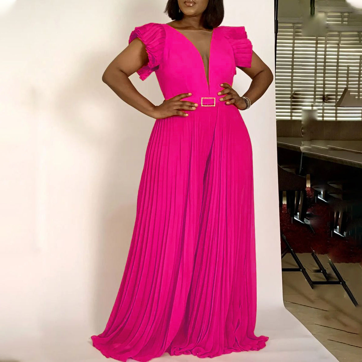 Robe maxi pour femmes avec des manches bouffantes volumineuses et un décolleté en V profond Chic und Stil