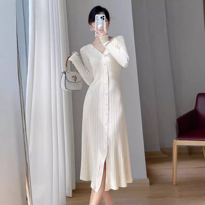 Robe midi décontractée pour femmes en fine maille côtelée avec patte de boutonnage Chic und Stil