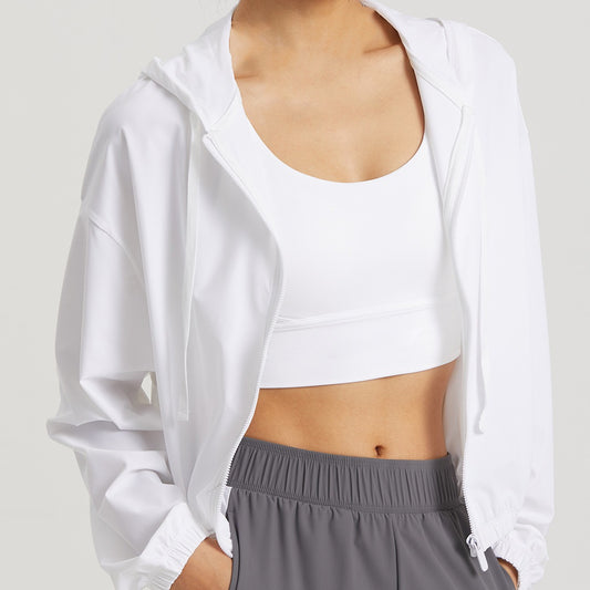 Veste à capuche sportive pour femmes avec coupe généreuse et combinaison de matériaux respirants Chic und Stil
