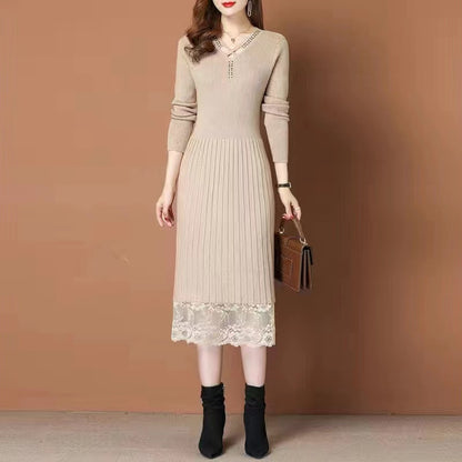 Robe en tricot pour femmes avec élégant bord en dentelle et décolleté en V Chic und Stil