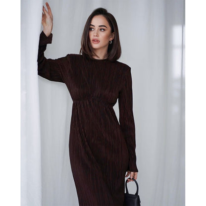 Femme Robe maxi élégante avec des plis structurés et des manches longues Chic und Stil